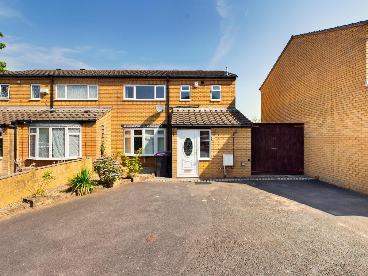 247 Serviced Accommodation In Telford- 3Br House Exterior photo